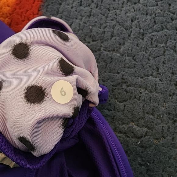 Lululemon Ruffled Reflective Biker Shorts - Picture 6 of 6